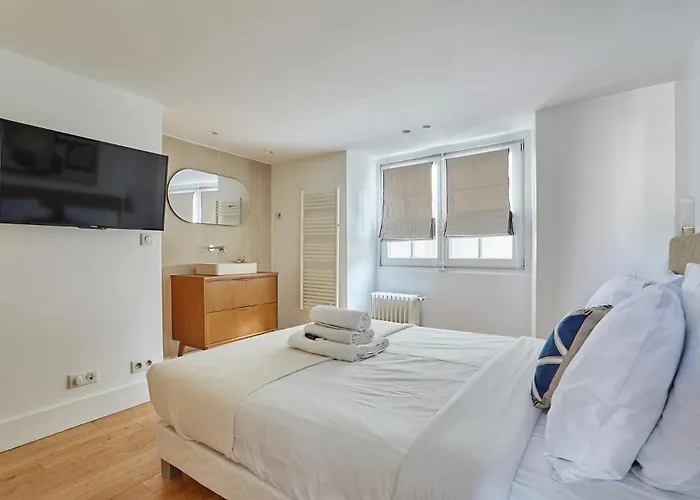 Louvre/palais Royal By Studioprestige